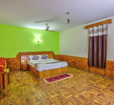 Hotel Rajhans Manali and hotel booking Room