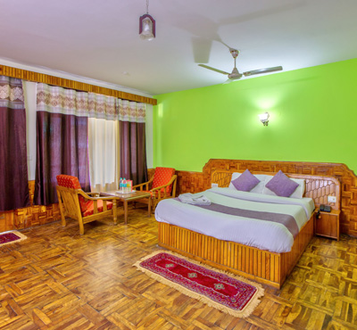 Hotel Rajhans Manali and hotel booking Room