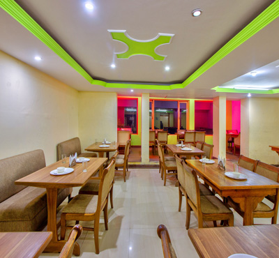 Hotel Rajhans Manali and hotel booking Room